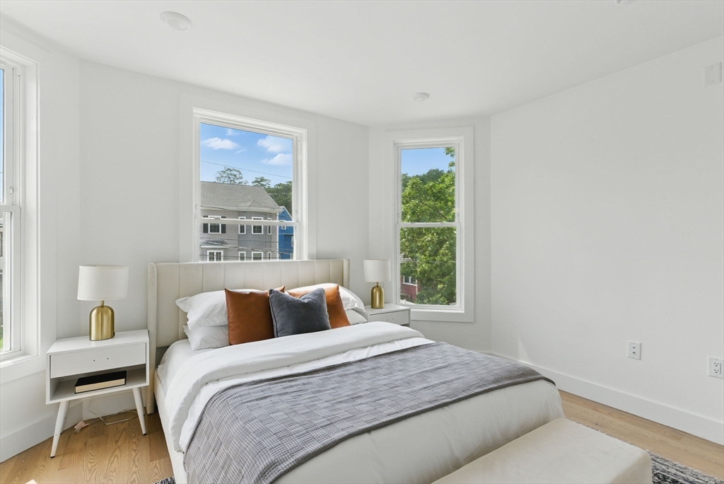 43-45 Wellington St # 2