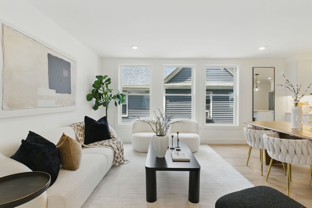 43-45 Wellington St # 2