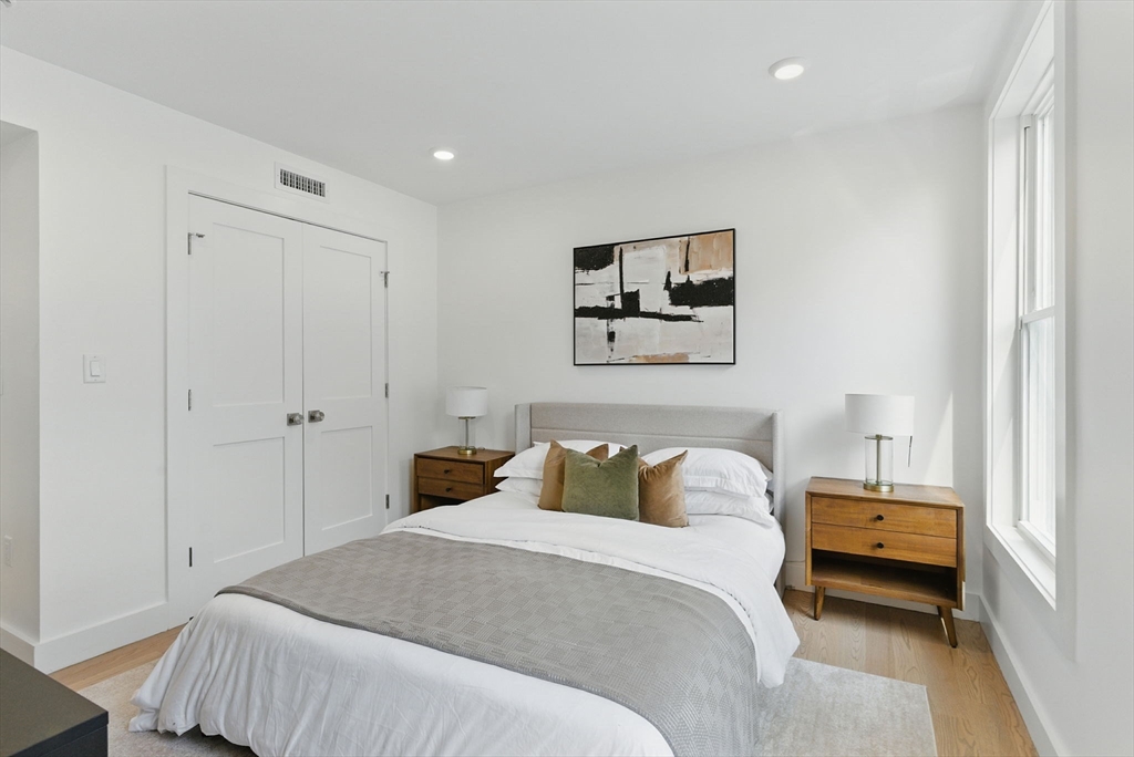 43-45 Wellington St # 2