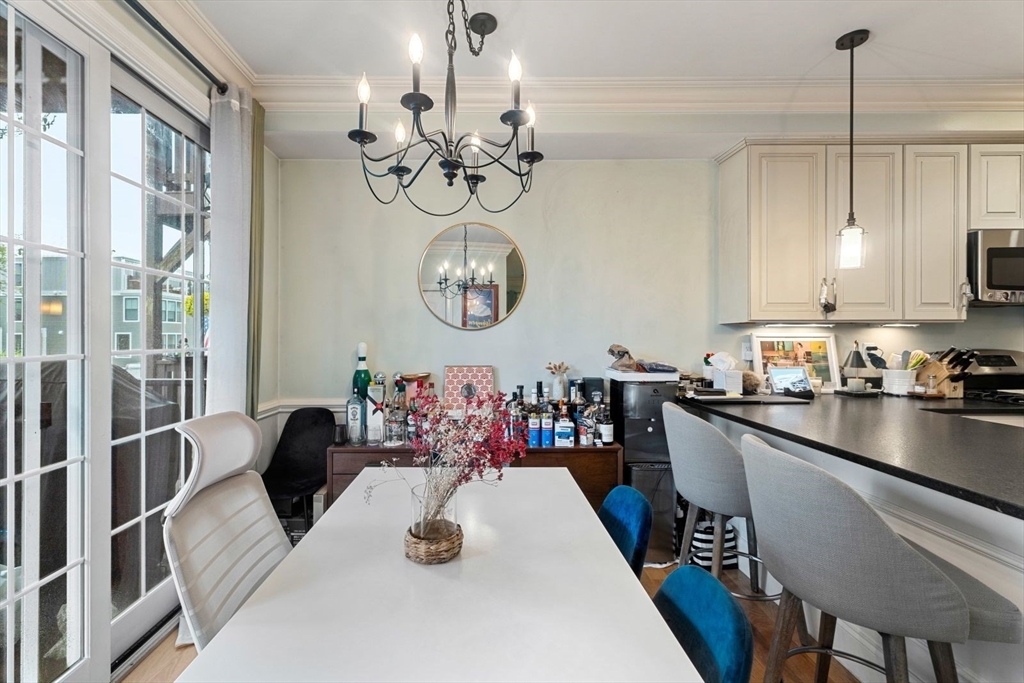 192 W 6th St # 2