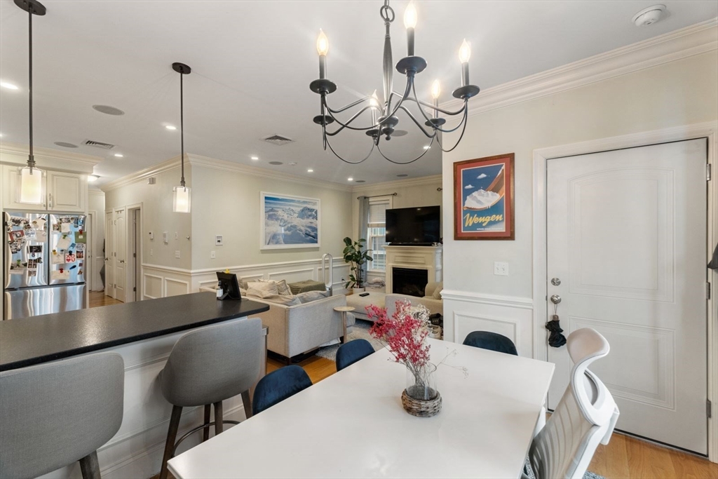 192 W 6th St # 2
