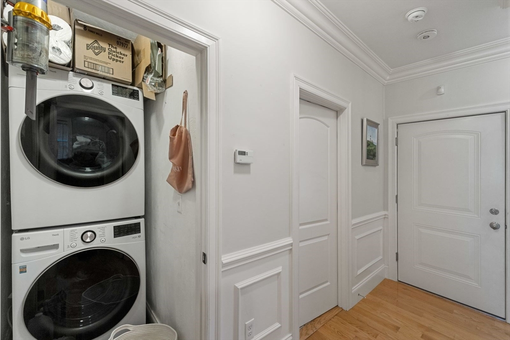 192 W 6th St # 2