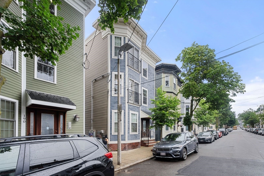192 W 6th St # 2