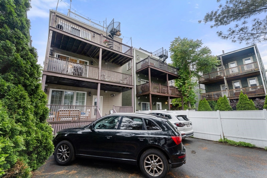 192 W 6th St # 2