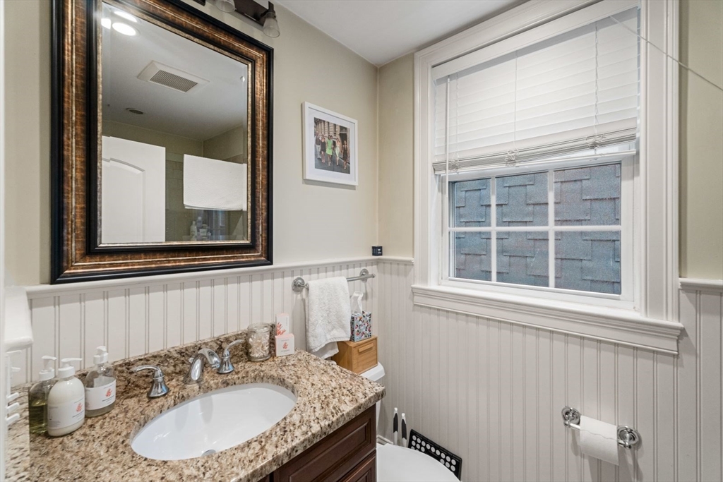 192 W 6th St # 2