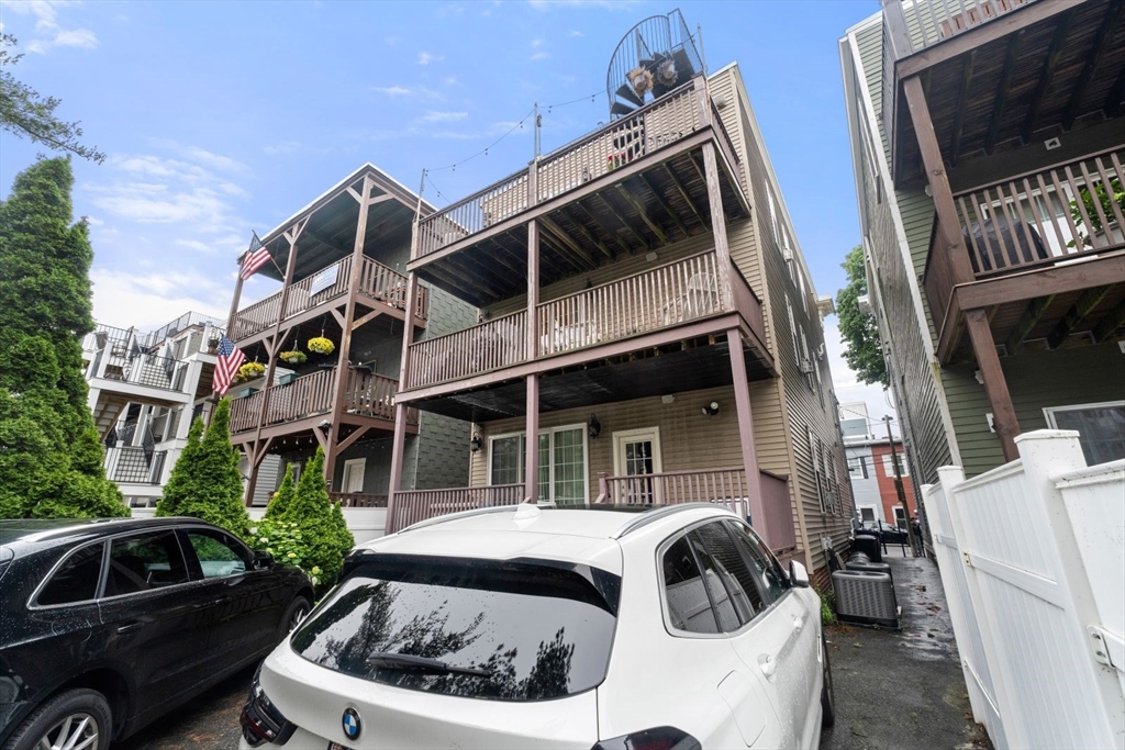 192 W 6th St # 2