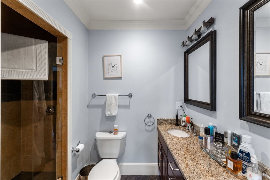 192 W 6th St # 2