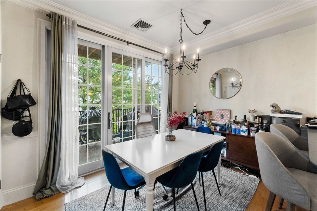 192 W 6th St # 2