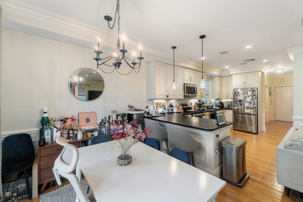 192 W 6th St # 2