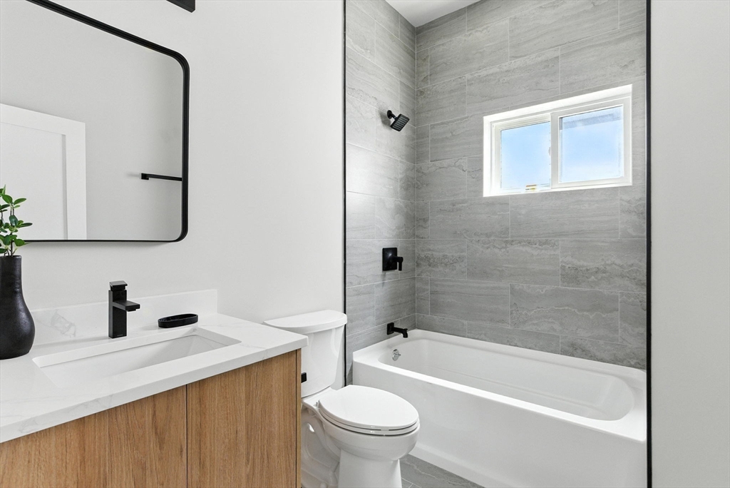 10 Woodford St # 3