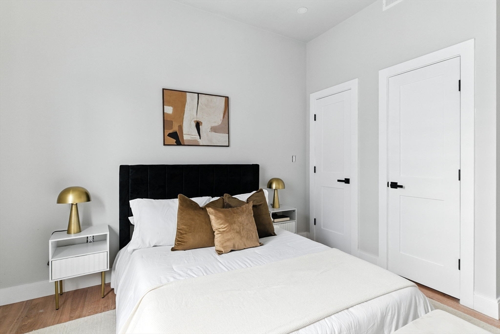 10 Woodford St # 3