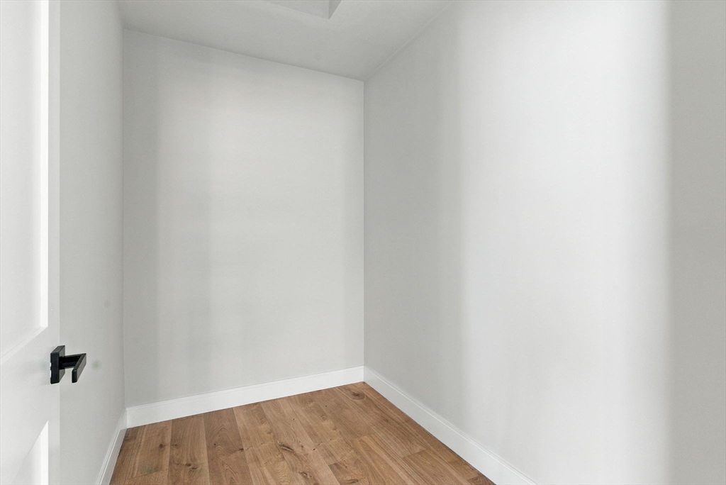 10 Woodford St # 3