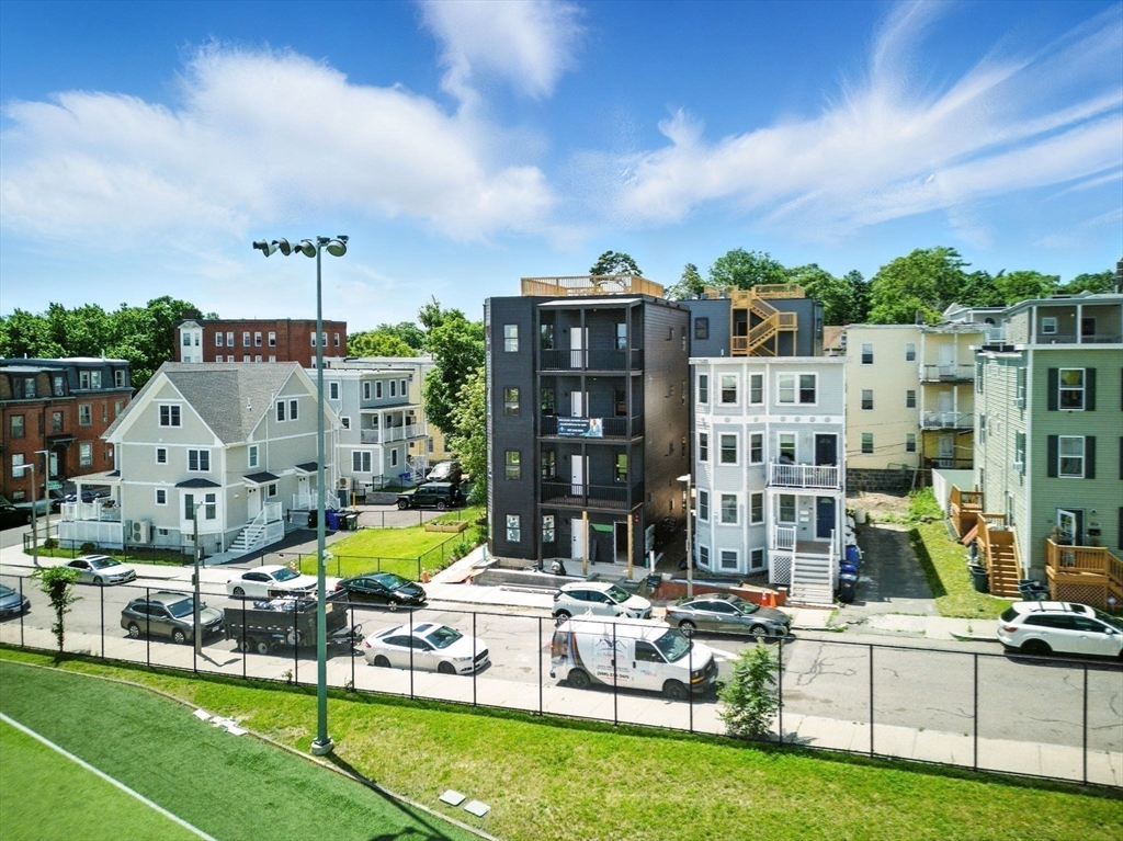 10 Woodford St # 3