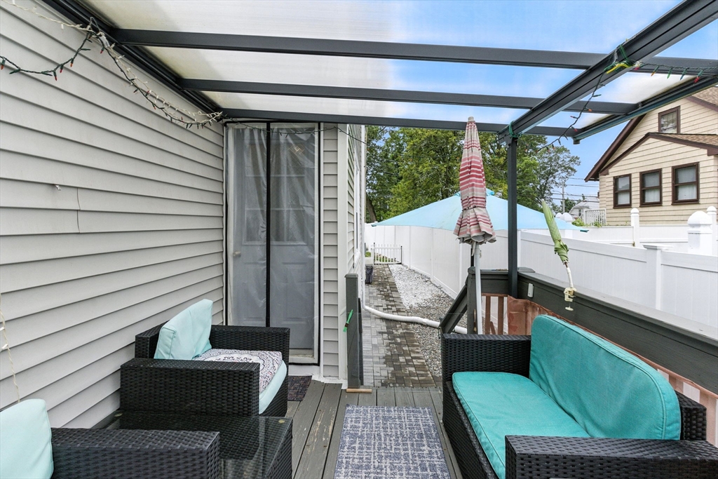 8 Earnshaw St
