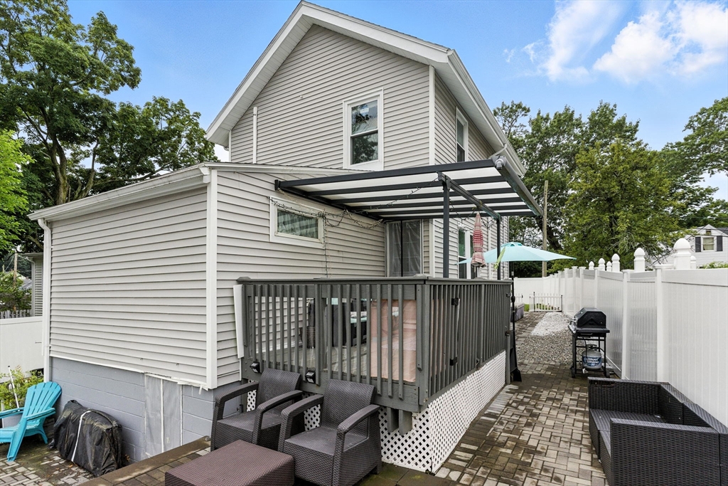 8 Earnshaw St