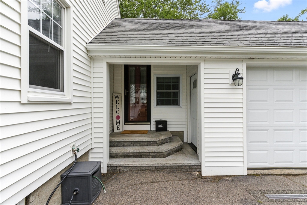 336 Common St