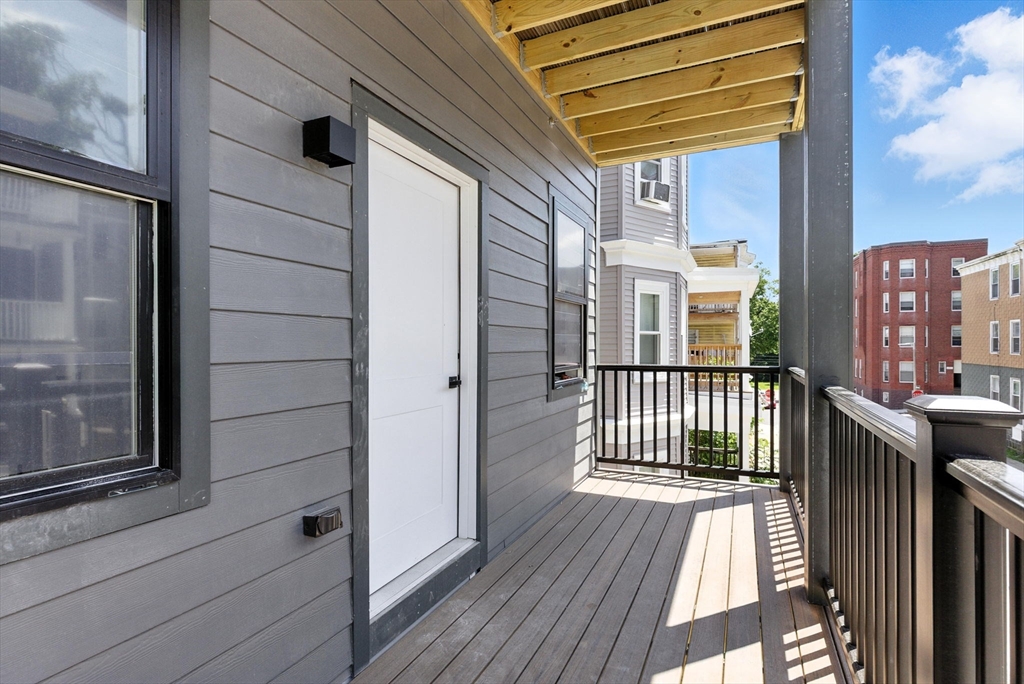 34 Woodford St # 1