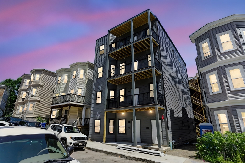 34 Woodford St # 1