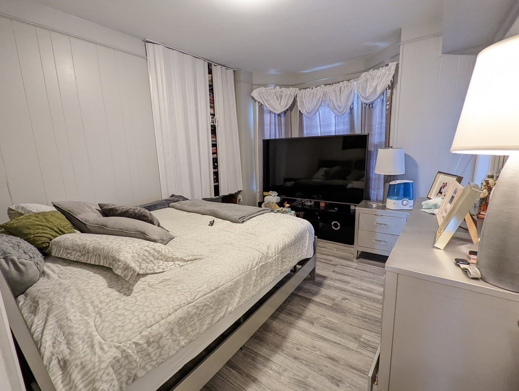 143 London St # 2