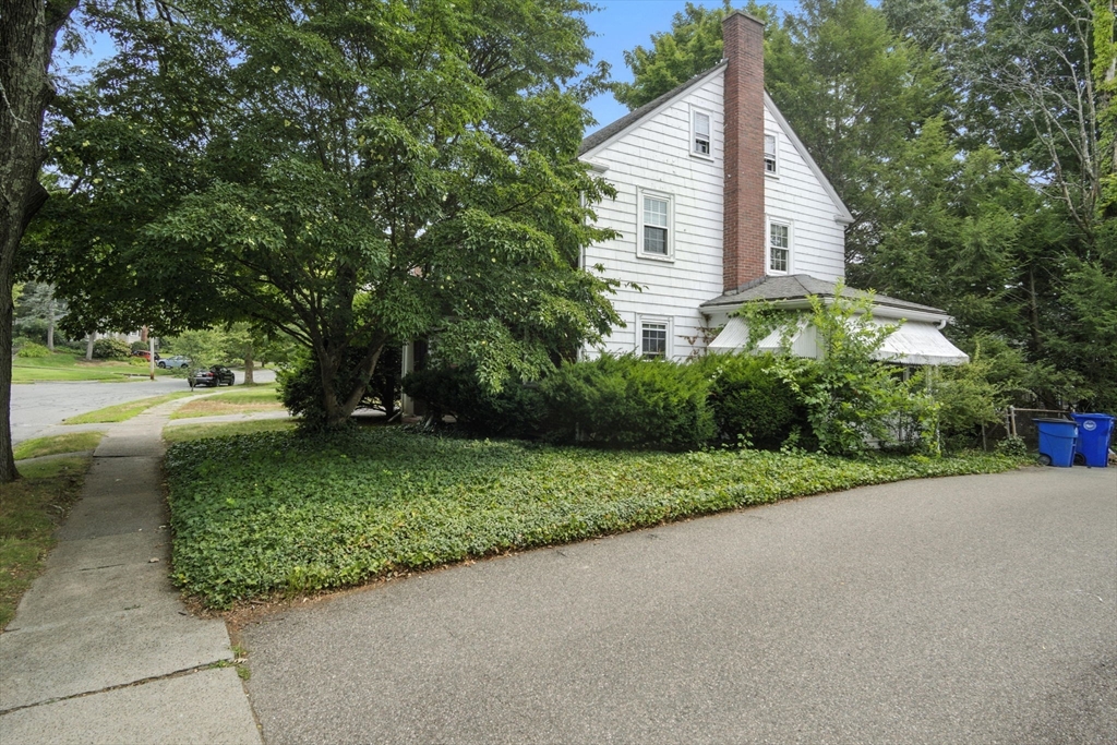 23 Standish Rd