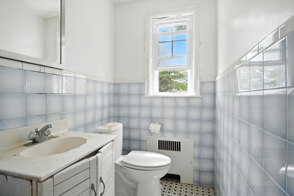 23 Standish Rd