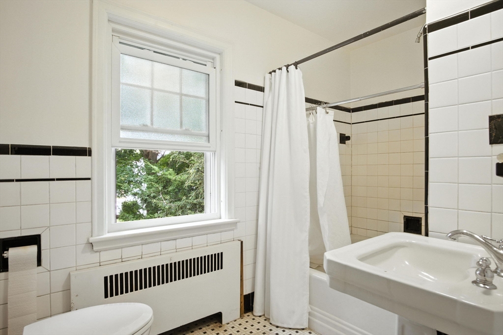 23 Standish Rd