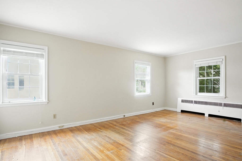 23 Standish Rd