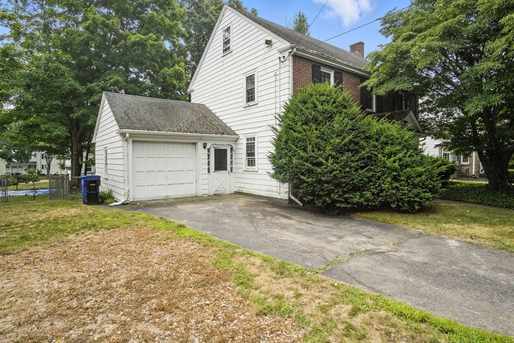 23 Standish Rd