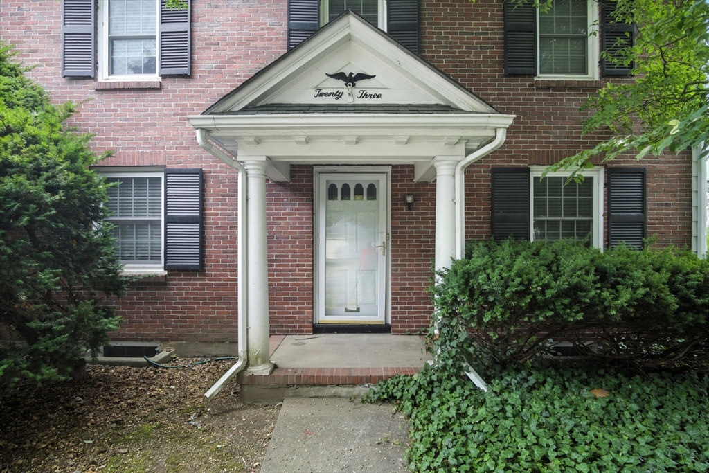 23 Standish Rd