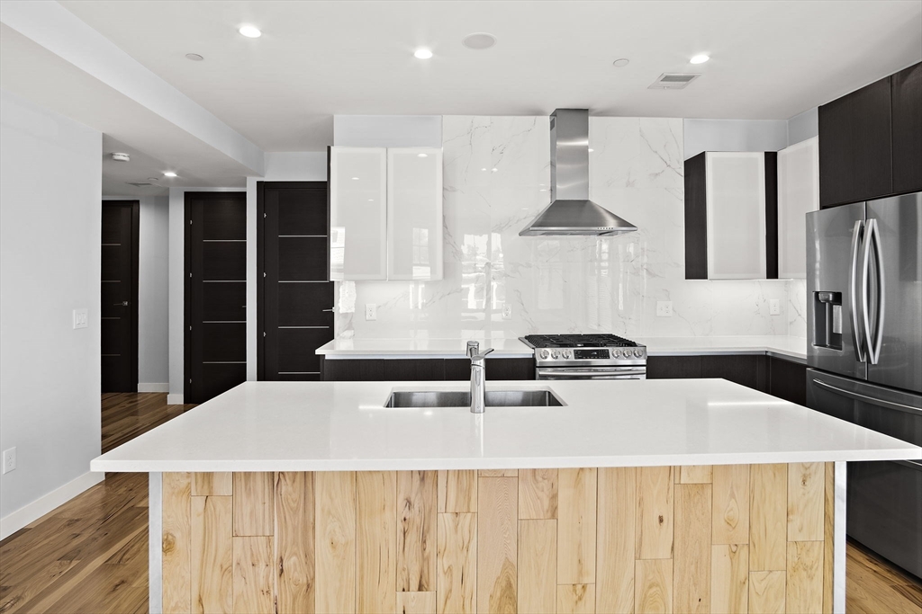 39 Lexington St # 4