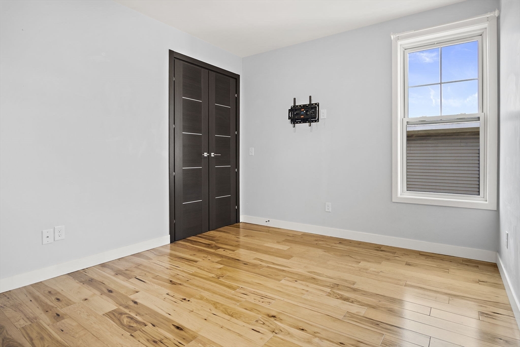 39 Lexington St # 4
