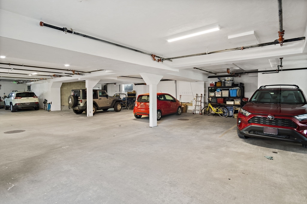 39 Lexington St # 4
