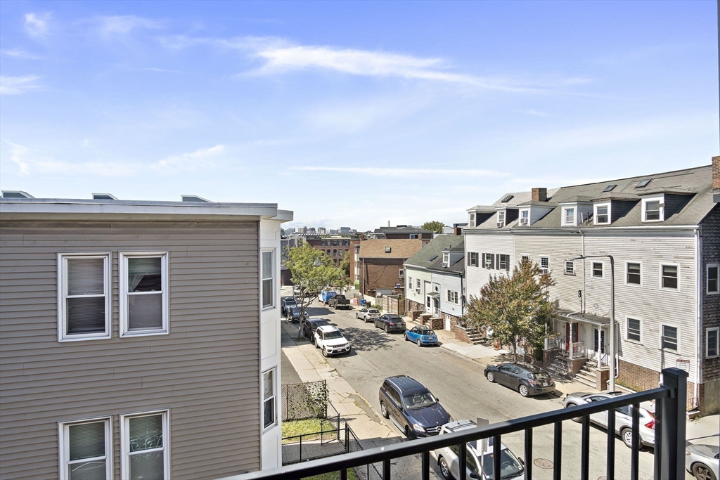 39 Lexington St # 4