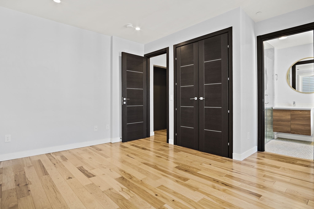 39 Lexington St # 4