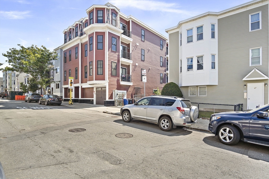 39 Lexington St # 4