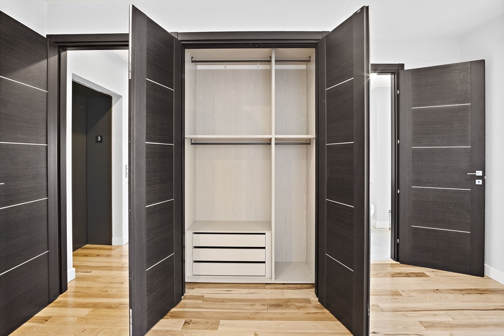 39 Lexington St # 4