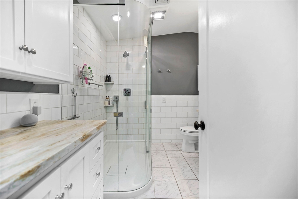 100 Main St # 5 Unit: #5
