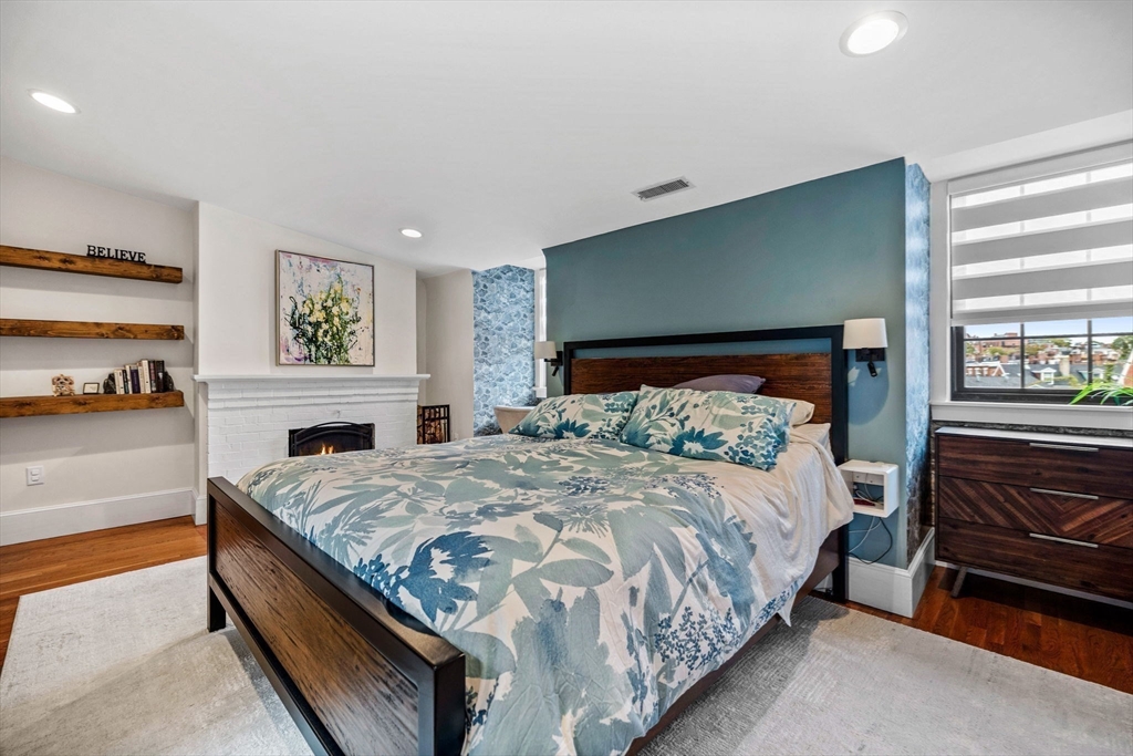 100 Main St # 5 Unit: #5