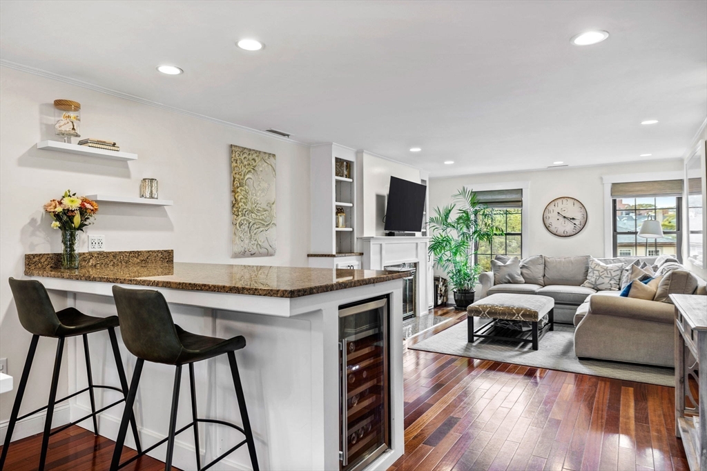100 Main St # 5 Unit: #5
