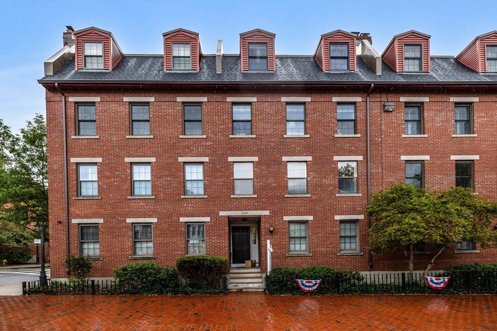 100 Main St # 5 Unit: #5