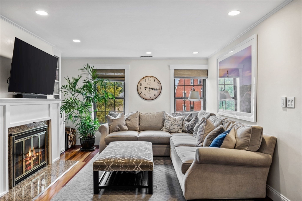 100 Main St # 5 Unit: #5