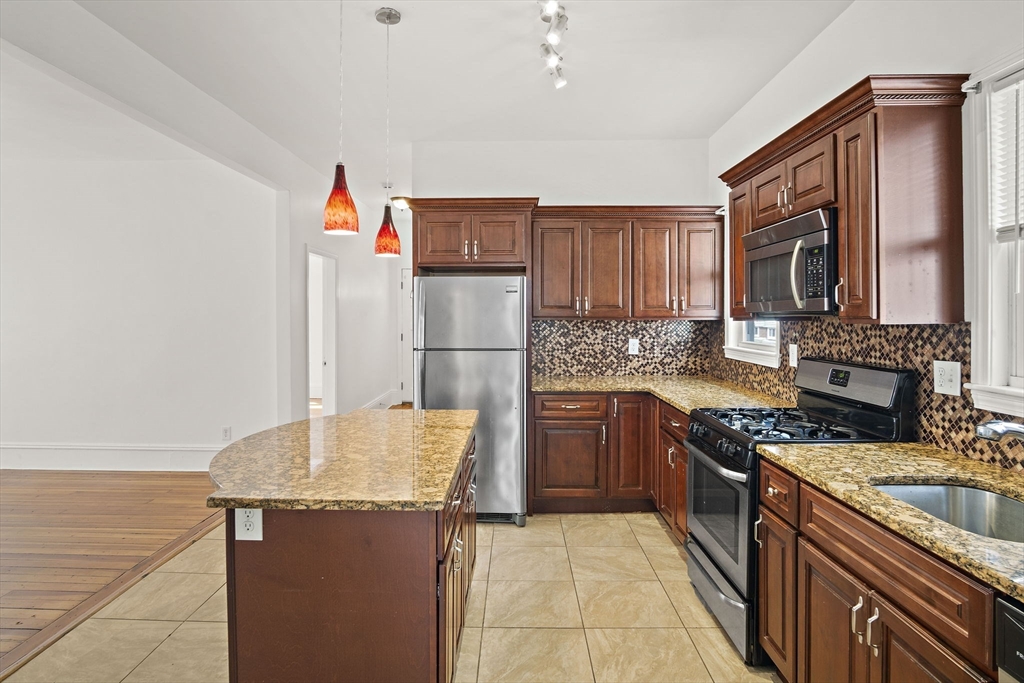 167 Jefferson Ave # 1