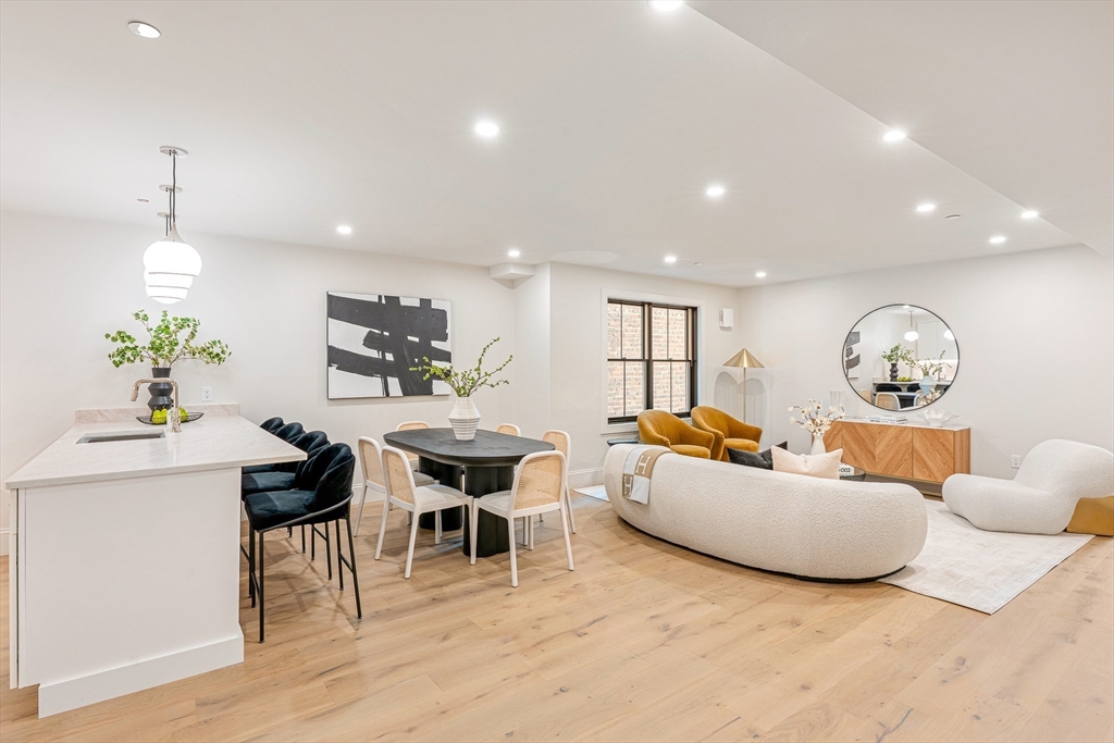 421 Saratoga Street # 4A