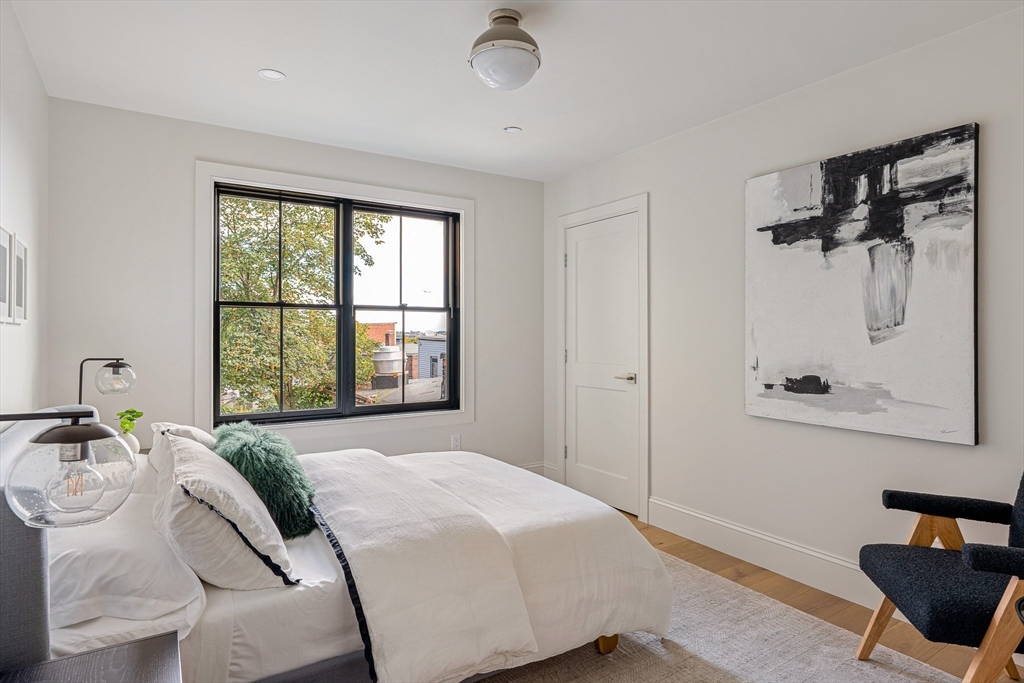 421 Saratoga Street # 4A