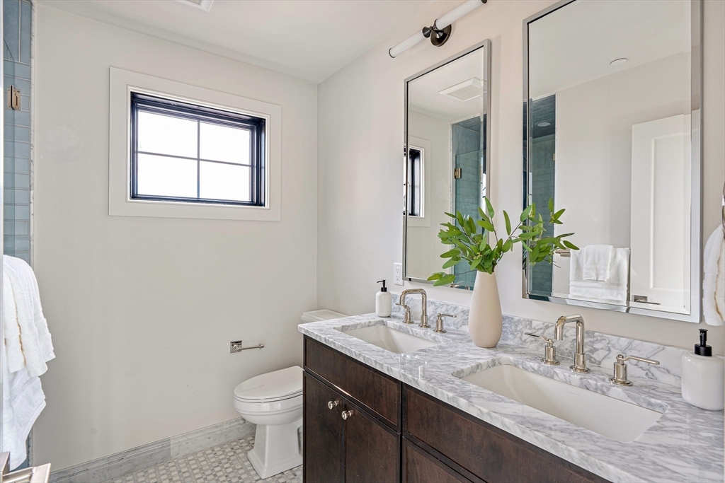 421 Saratoga Street # 4A