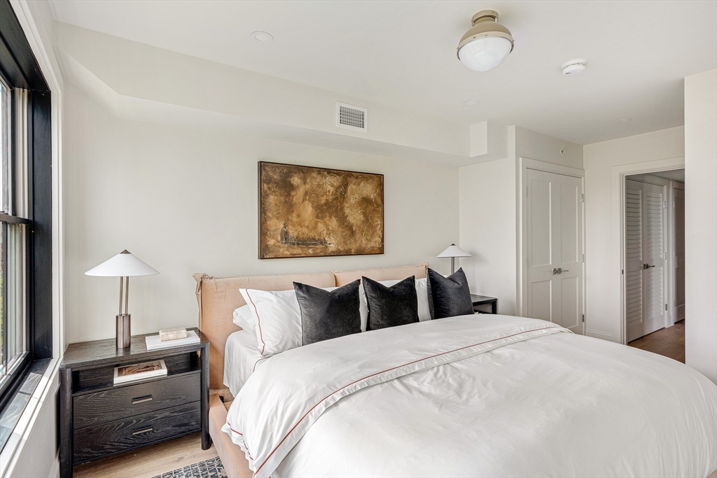 421 Saratoga Street # 4A