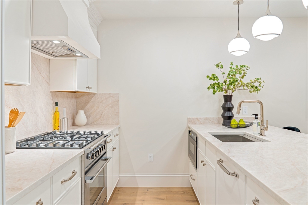 421 Saratoga Street # 4A