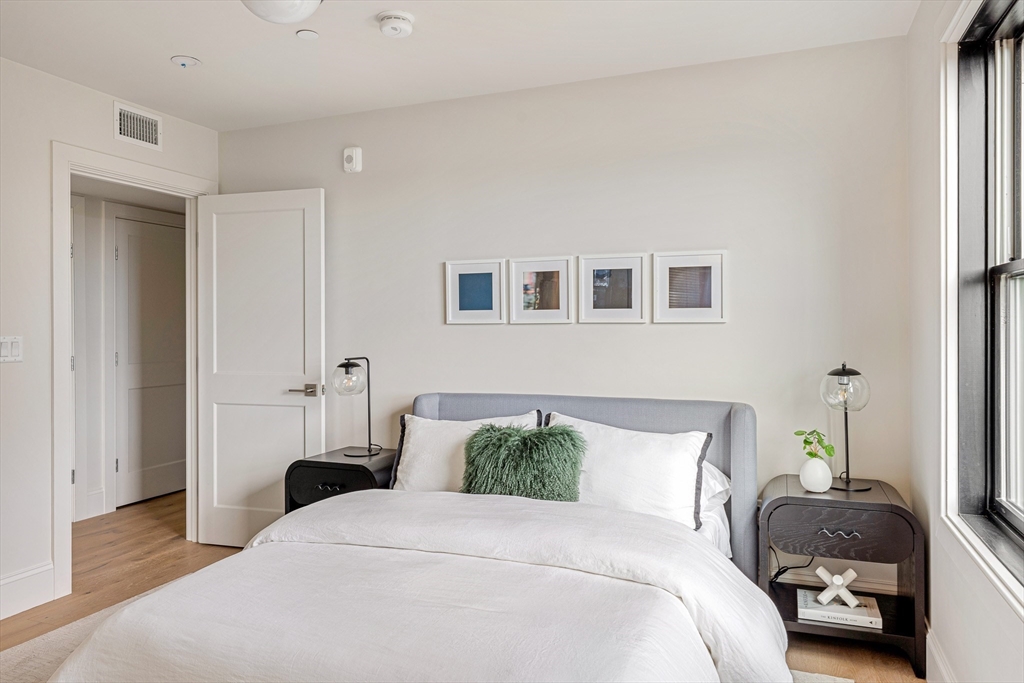 421 Saratoga Street # 4A