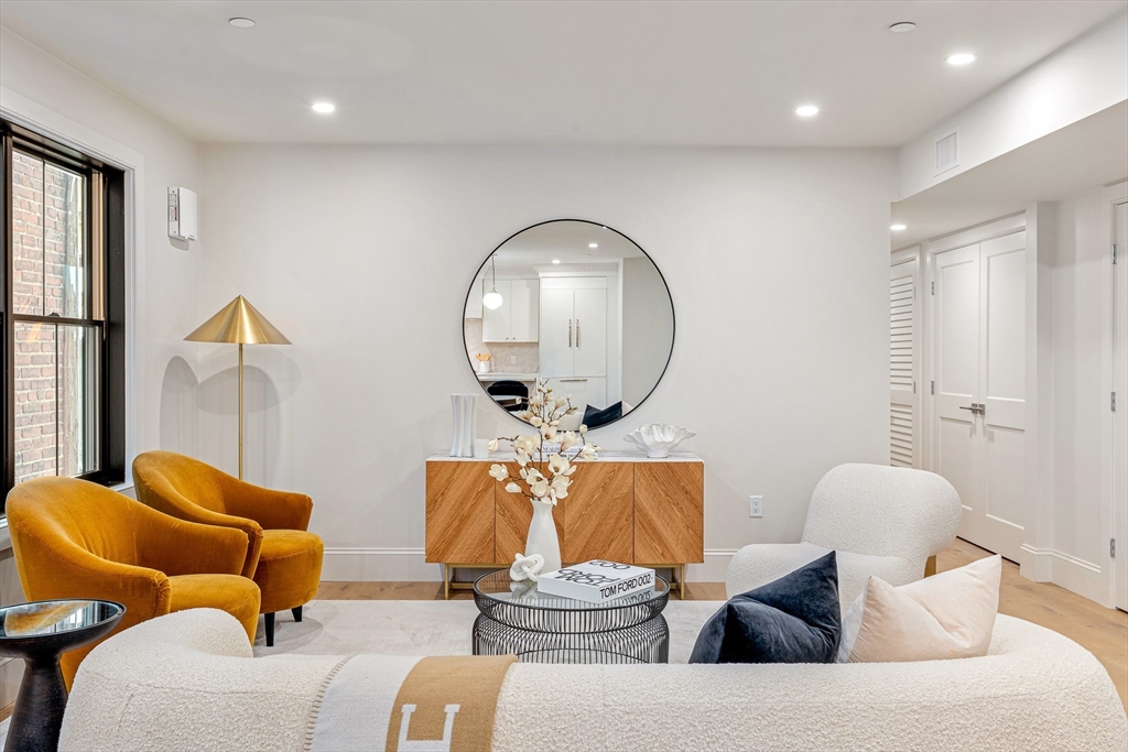 421 Saratoga Street # 4A