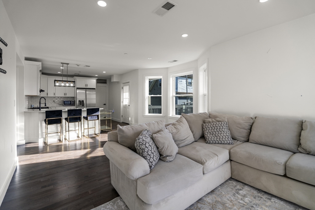 11 Seymour Ave # 3